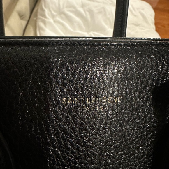 Saint Laurent Sac Du Jour (MEDIUM IN PEBBLE/GRAINED LEATHER & GOLD HARDWARE) - Picture 8 of 8